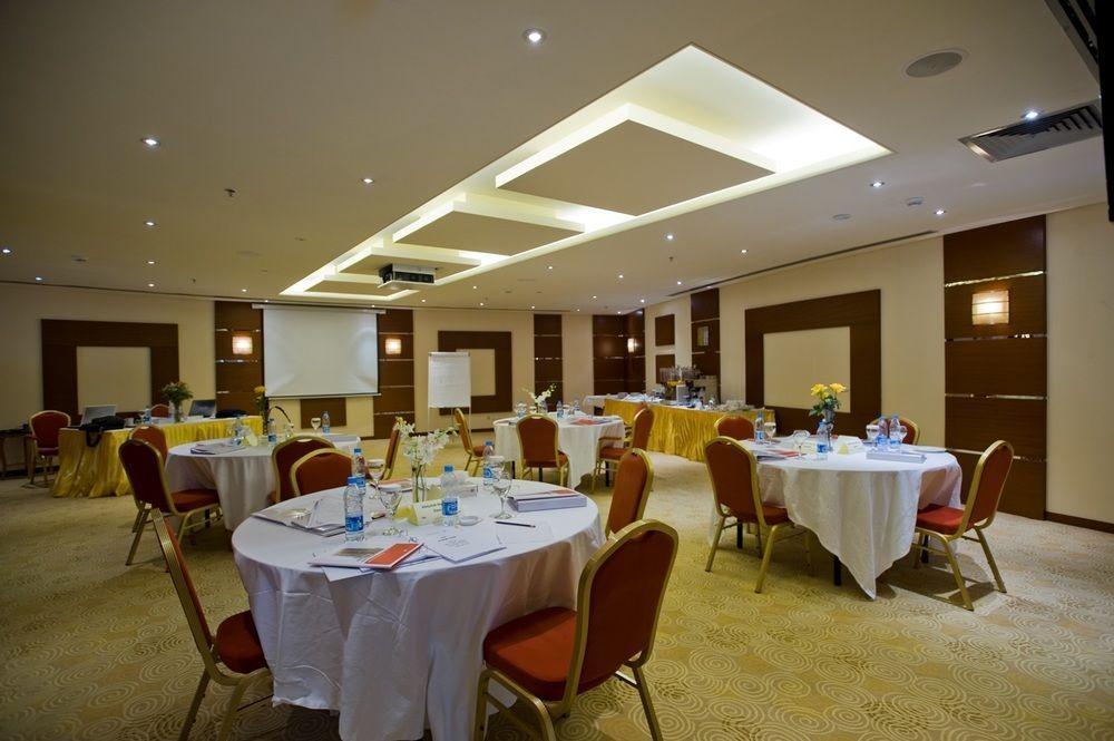 Eastyard Khobar Hotel - Formerly Ramada By Wyndham Khobar Εξωτερικό φωτογραφία